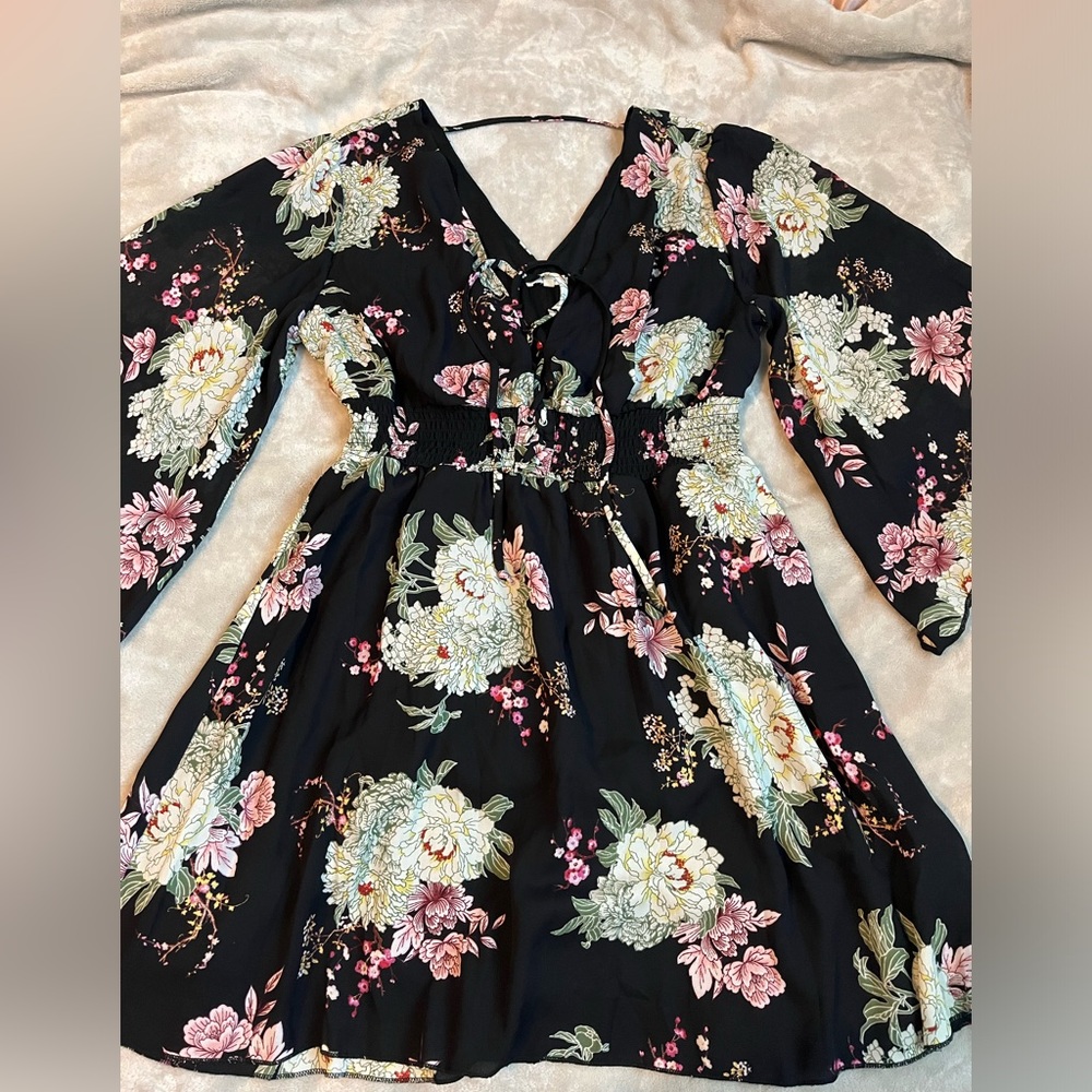 Beautiful Maurices Floral Flowy Dress sz L